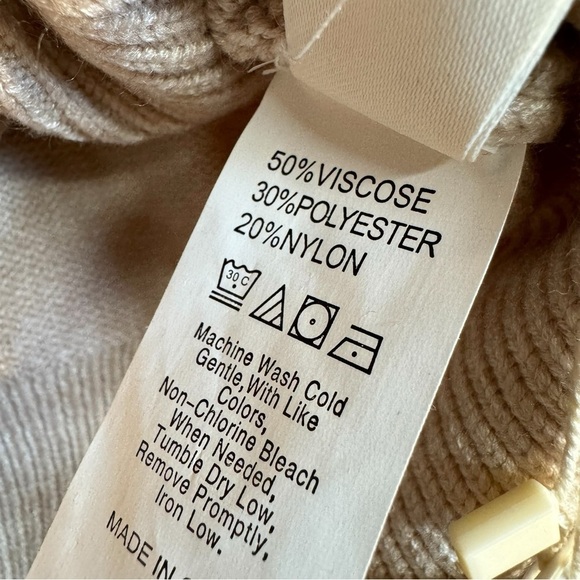 Commense Feel Good Cream Crew Neck Sweater Size Medium New With Tags NWT - Picture 3 of 6
